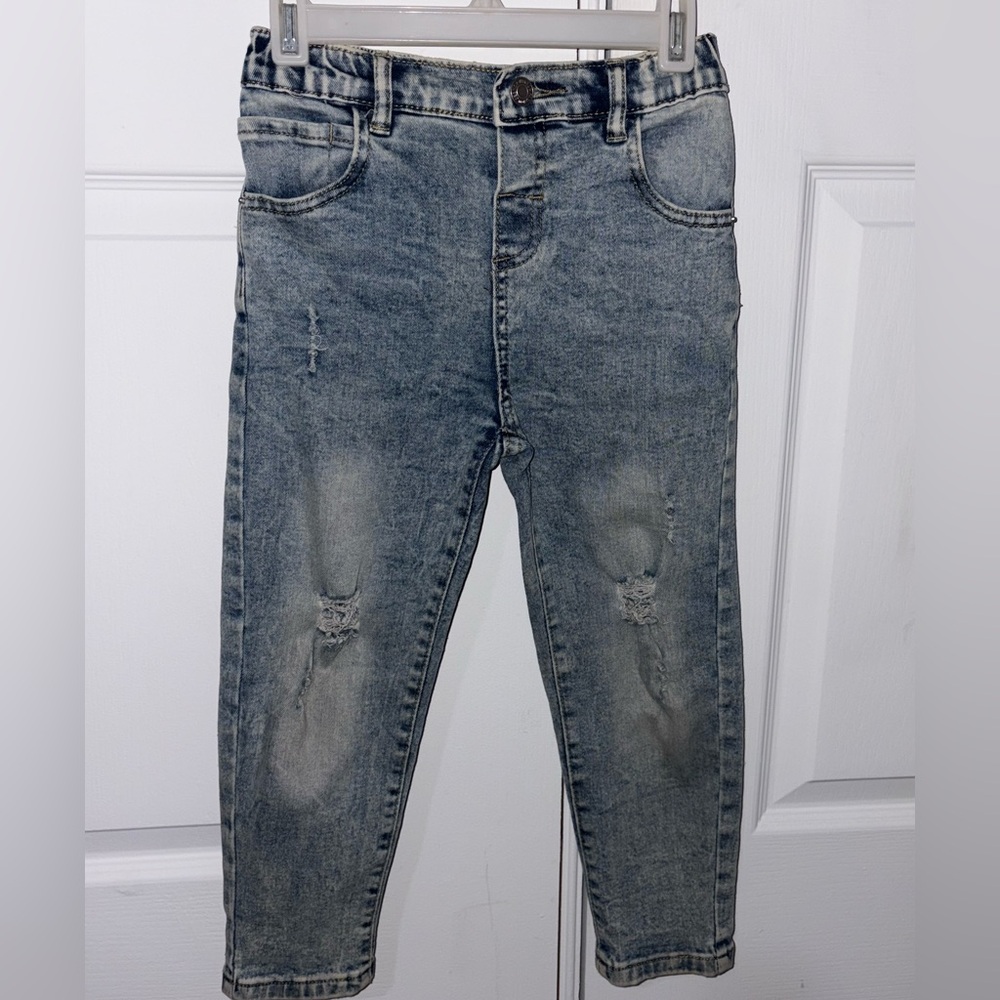SHEIN Light Wash Relaxed Jeans